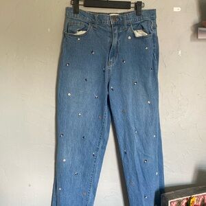 Women’s Universal Thread jeans with thread flowers, size 8